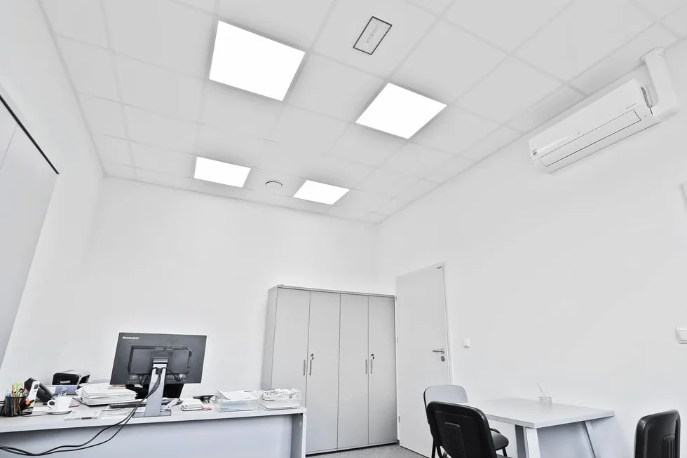 Ledvance Panneau LED Compact Aluminium Blanc 33W 3630lm 840 Blanc Froid 60x60cm UGR < 19
