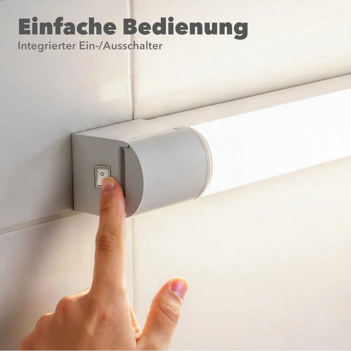 ledscom.de Lampe LED pour miroir FERIG, lampe de salle de bain avec prise de courant, 49cm, 10,2 W, 964lm, blanc